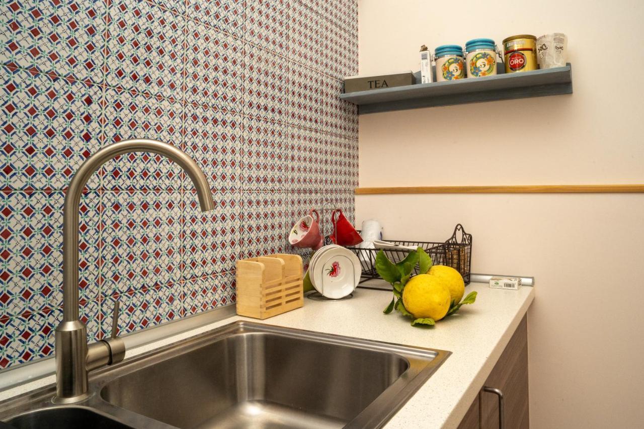 Donna Carmela Apartment Скала Экстерьер фото