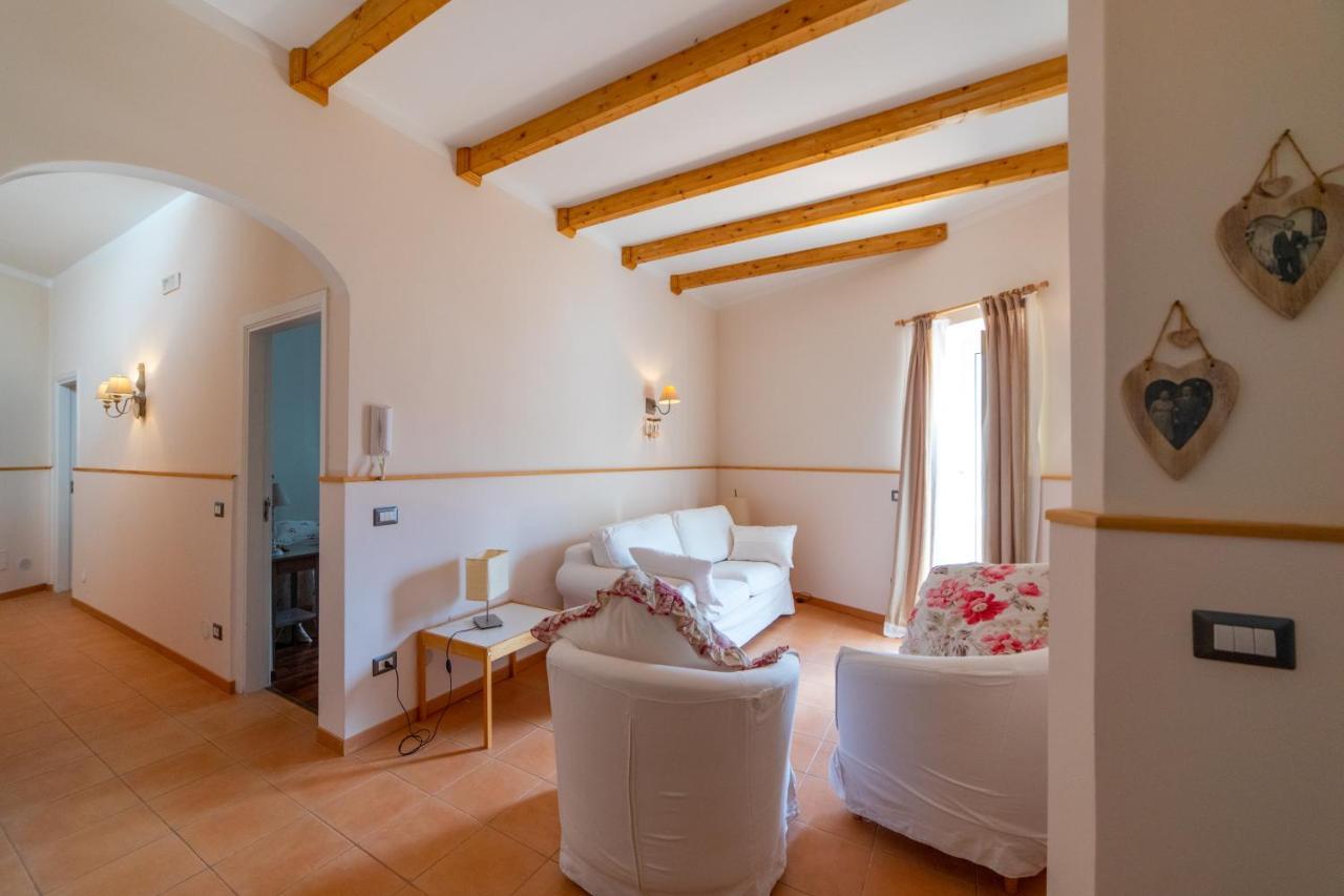 Donna Carmela Apartment Скала Экстерьер фото